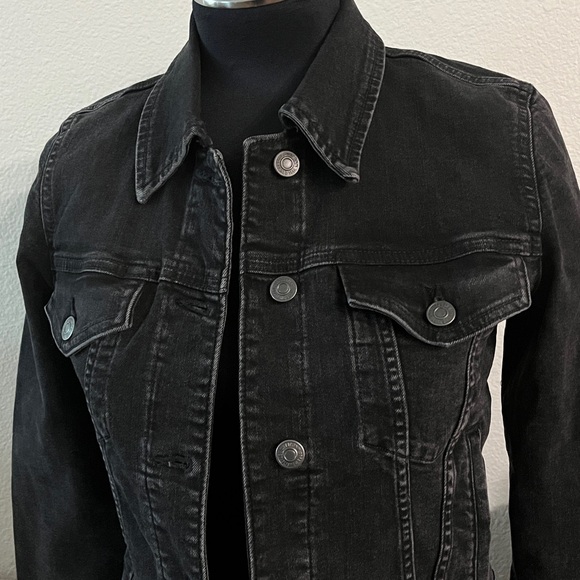 MNG Mango black distressed cropped jean denim jacket 98% cotton/2% elastane sz S - Picture 2 of 6